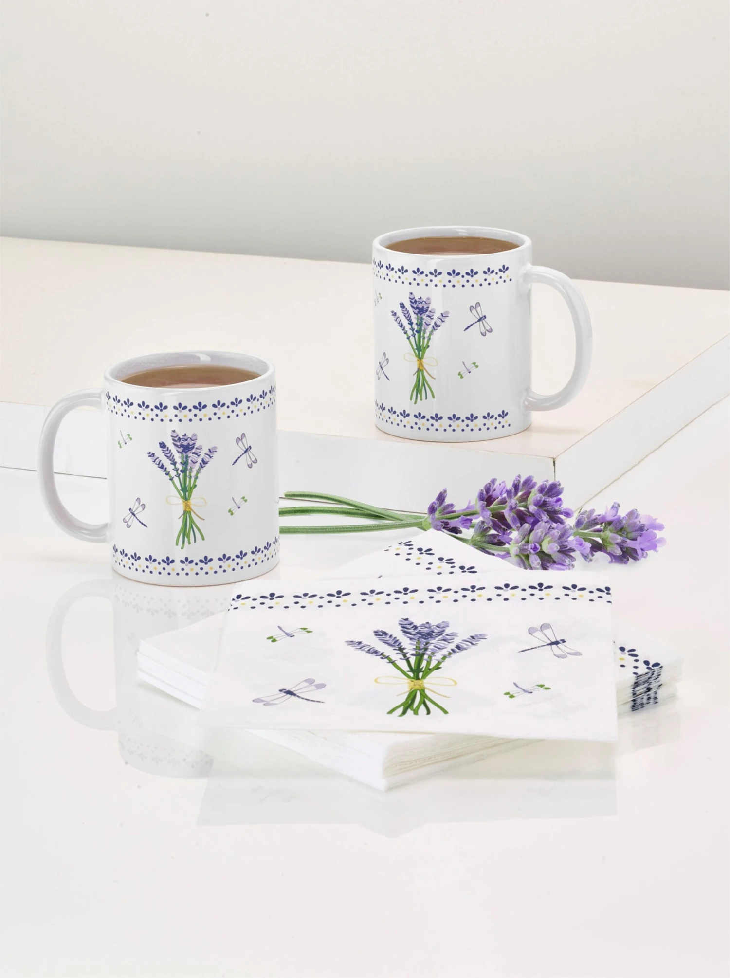 Tassenset Mit Servietten - Weiß