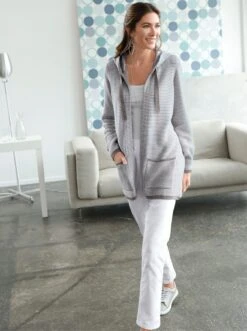 Kapuzenstrickjacke - Grau-geringelt