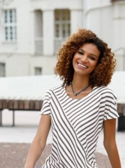 Streifenshirt - Dunkeltaupe-weiß-gestreift